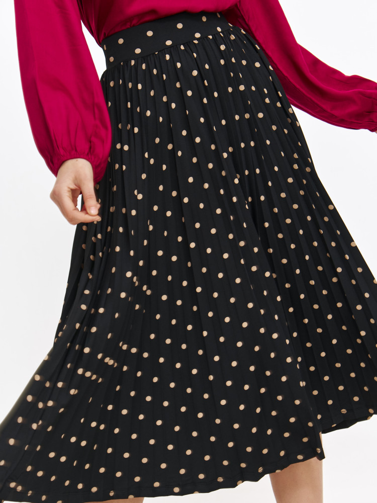Stylowa czarna spódnica z nadrukiem w groszki