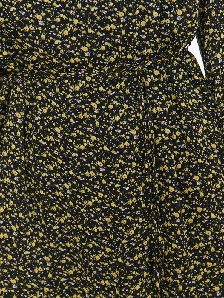 Taliowana sukienka w drobny wzór