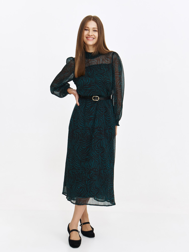 Zwiewna sukienka o prostym kroju  Zwiewna sukienka o prostym kroju