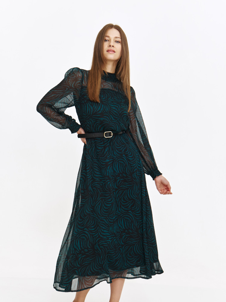 Zwiewna sukienka o prostym kroju  Zwiewna sukienka o prostym kroju