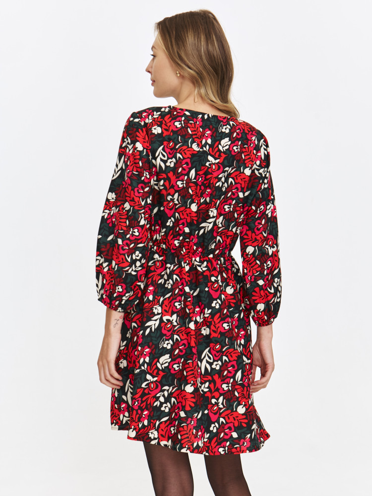 Luźna sukienka z kwiatowy wzór