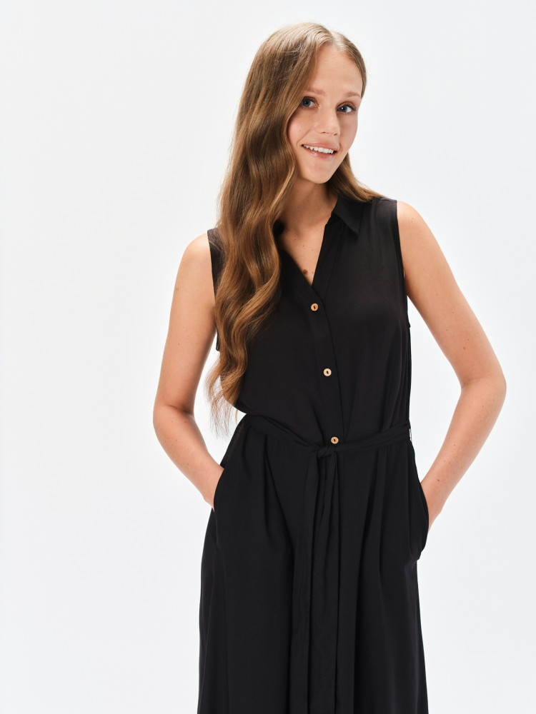 Czarna szmizjerka z tkaninowym paskiem 