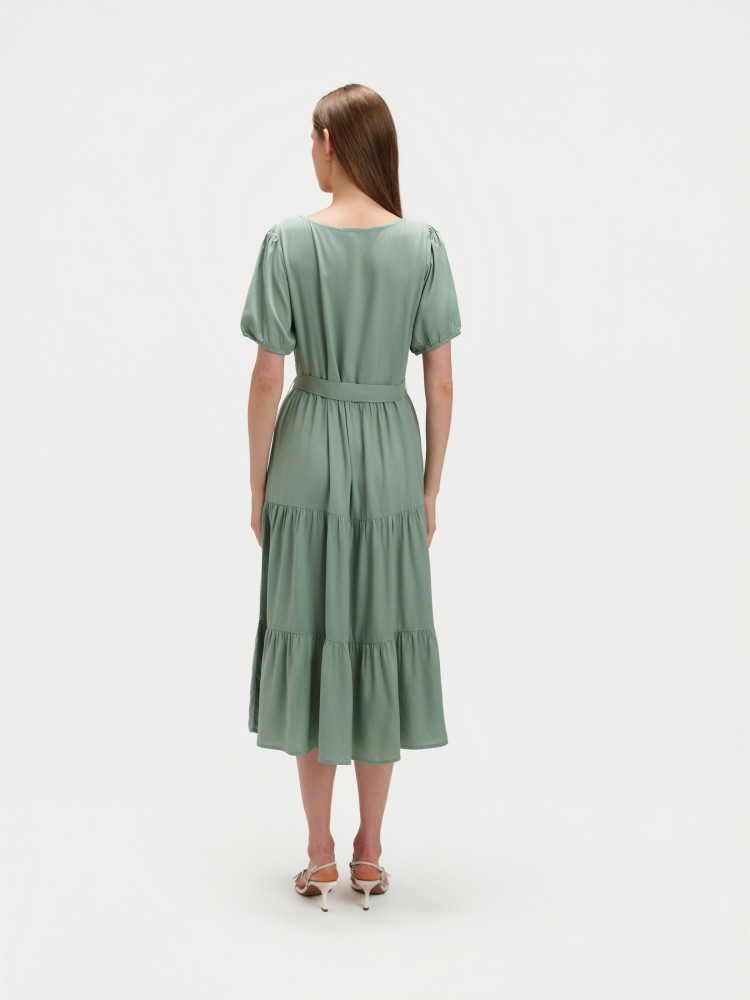 Casualowa sukienka z wiązaniem w talii 