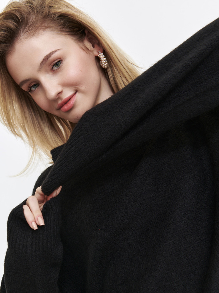 Sweter z golfem z ciepłej dzianiny