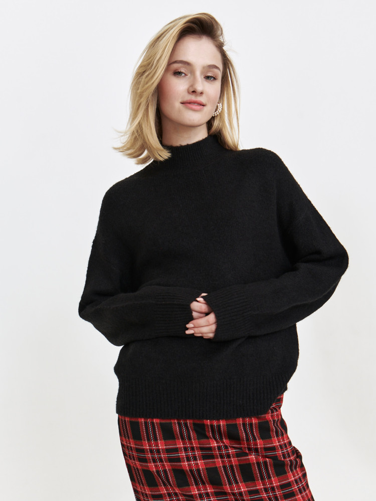 Sweter z golfem z ciepłej dzianiny