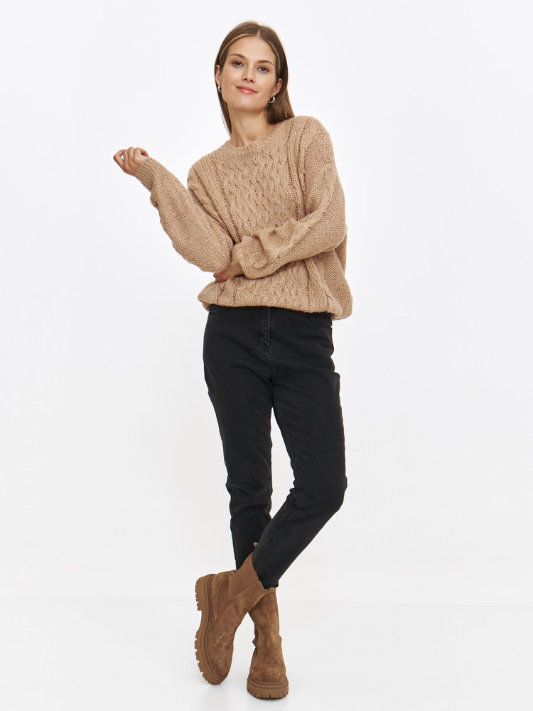 Beżowy sweter z wyraźnym splotem Beżowy sweter z wyraźnym splotem