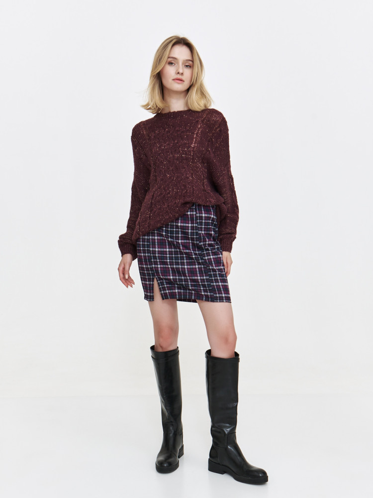 Sweter z lekkimi przetarciami z połyskującą nicią  Sweter z lekkimi przetarciami z połyskującą nicią