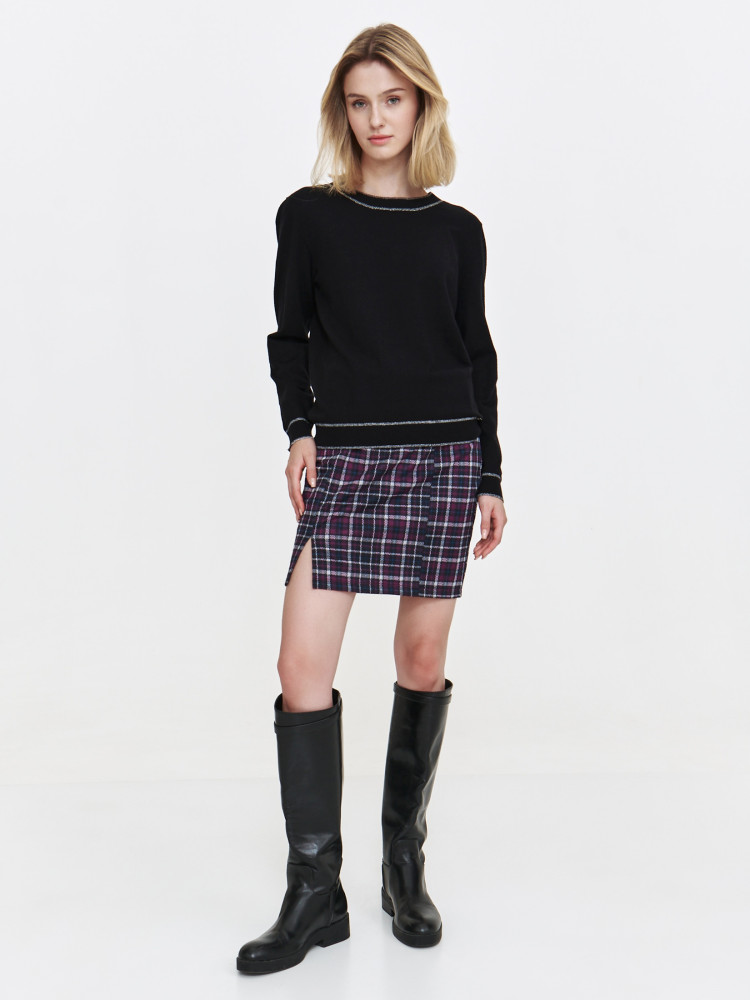 Stylowy sweter ze srebrną nitką  Stylowy sweter ze srebrną nitką