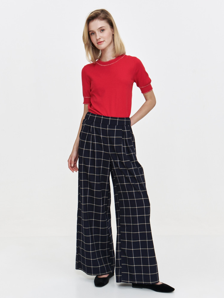 Sweter z krótkim rękawem z błyszczącą lamówką