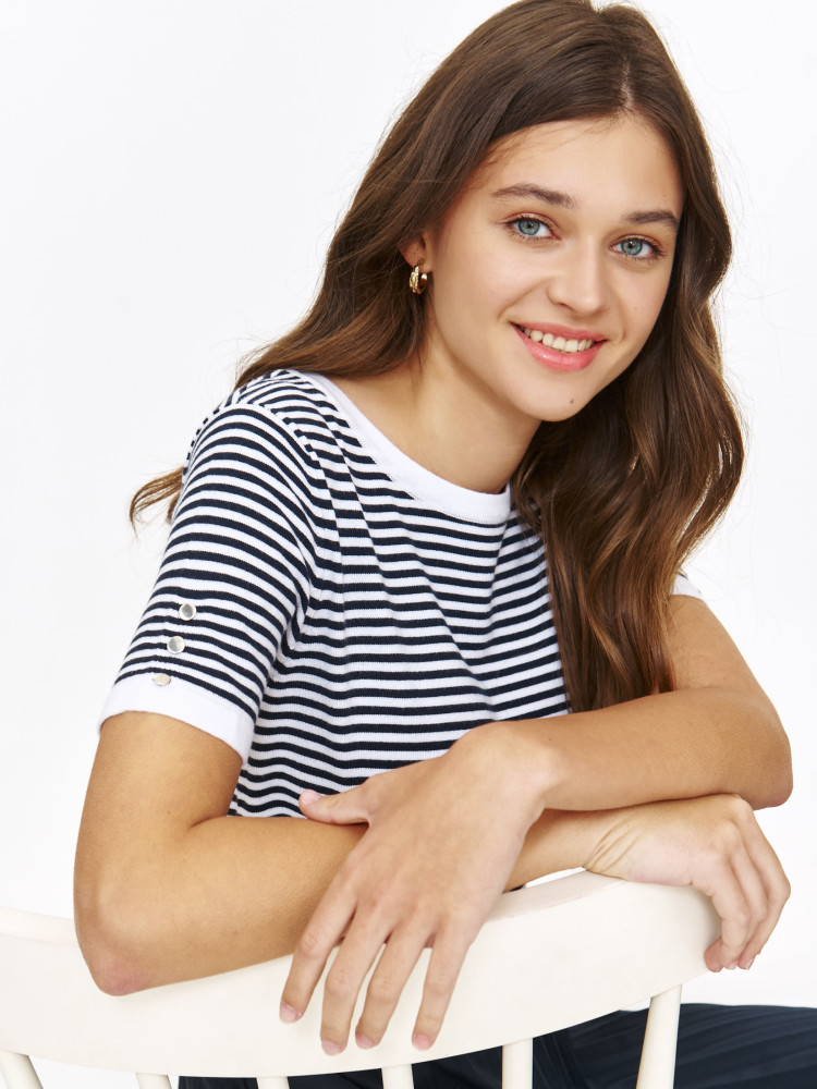 Sweter w biało-czarne paski krótki rękaw