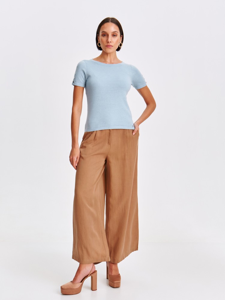 Cienki błękitny sweter damski z krótkim rękawem