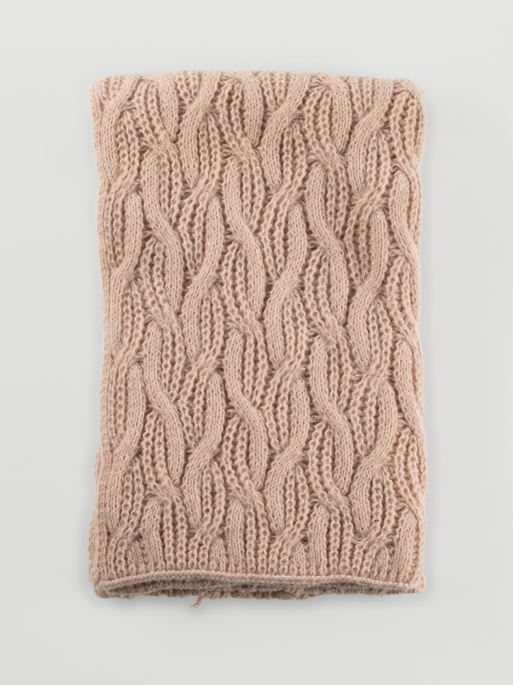 Beżowy szalik z grubym splotem