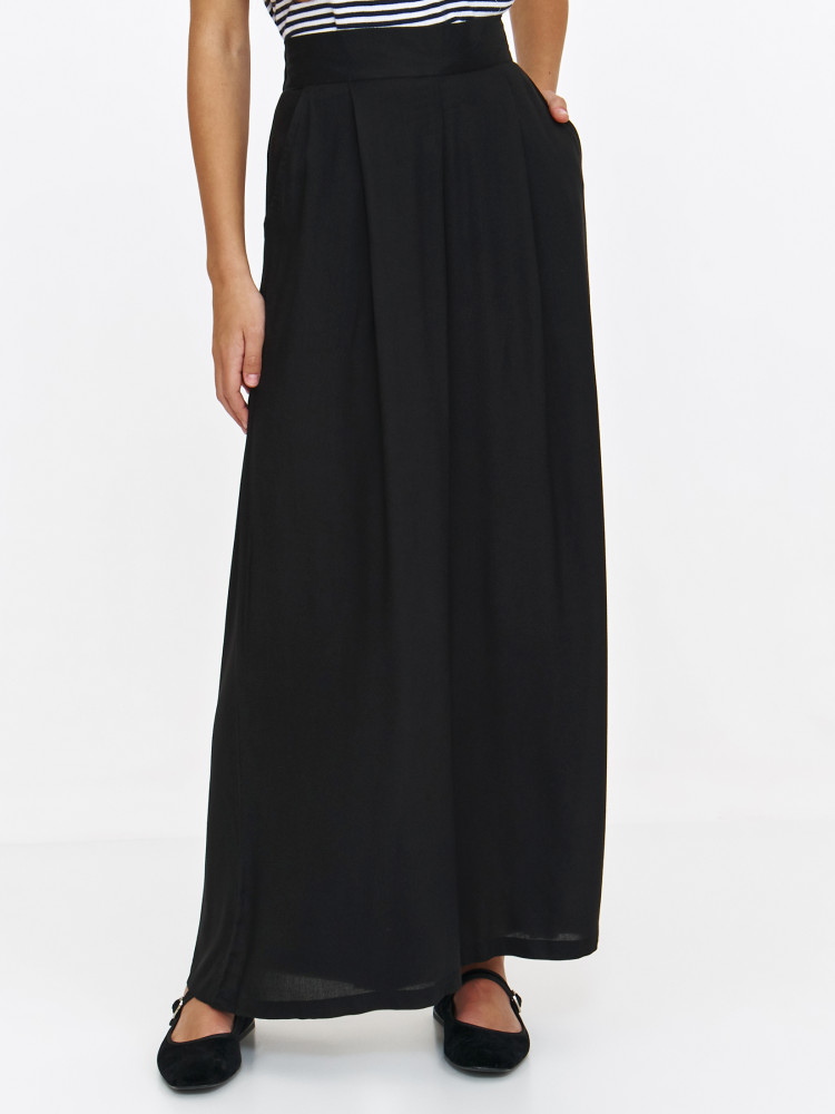 Szerokie spodnie z wiskozą  Szerokie spodnie z wiskozą