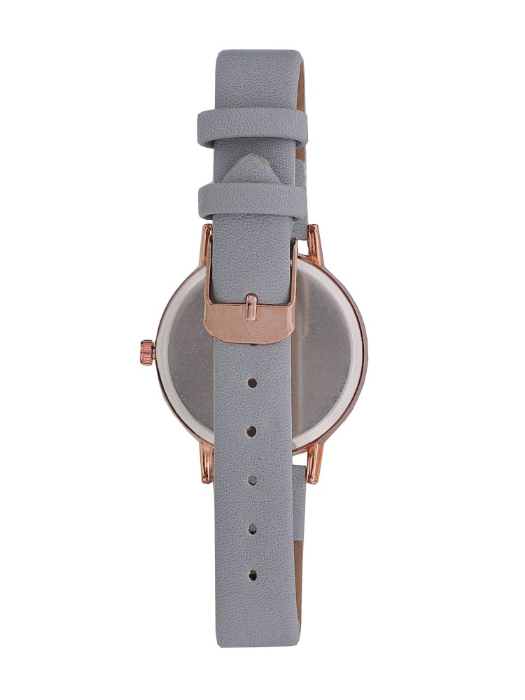 Elegancki zegarek z błyszczącą aplikacją