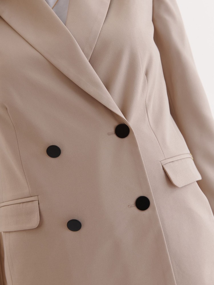 Taliowany żakiet damski dwurzędowy