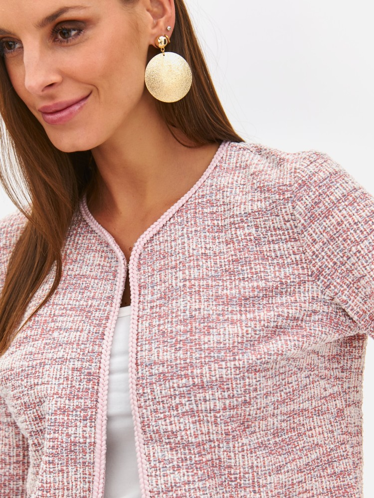 Wygodny żakiet z zapięciem na haftkę Wygodny żakiet z zapięciem na haftkę