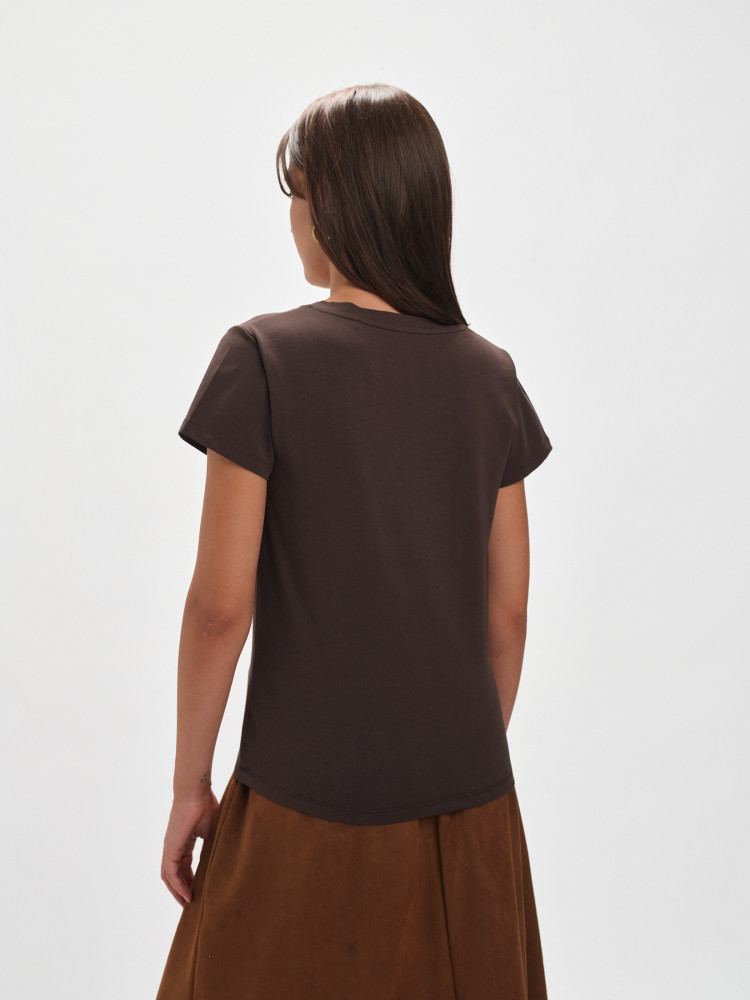 Brązowy top z dekoltem v  Brązowy top z dekoltem v