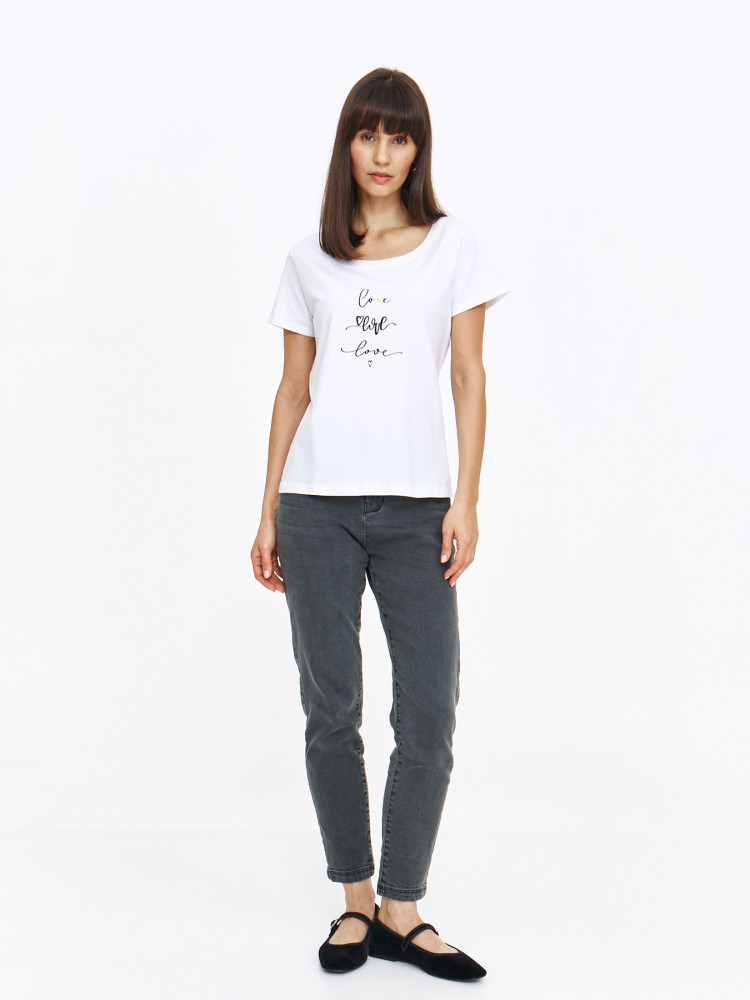 Uniwersalny top z napisem