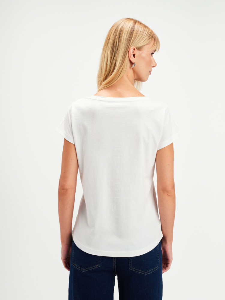 T-shirt z efektowną grafiką 