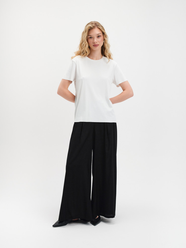 Biały t-shirt w prążek 