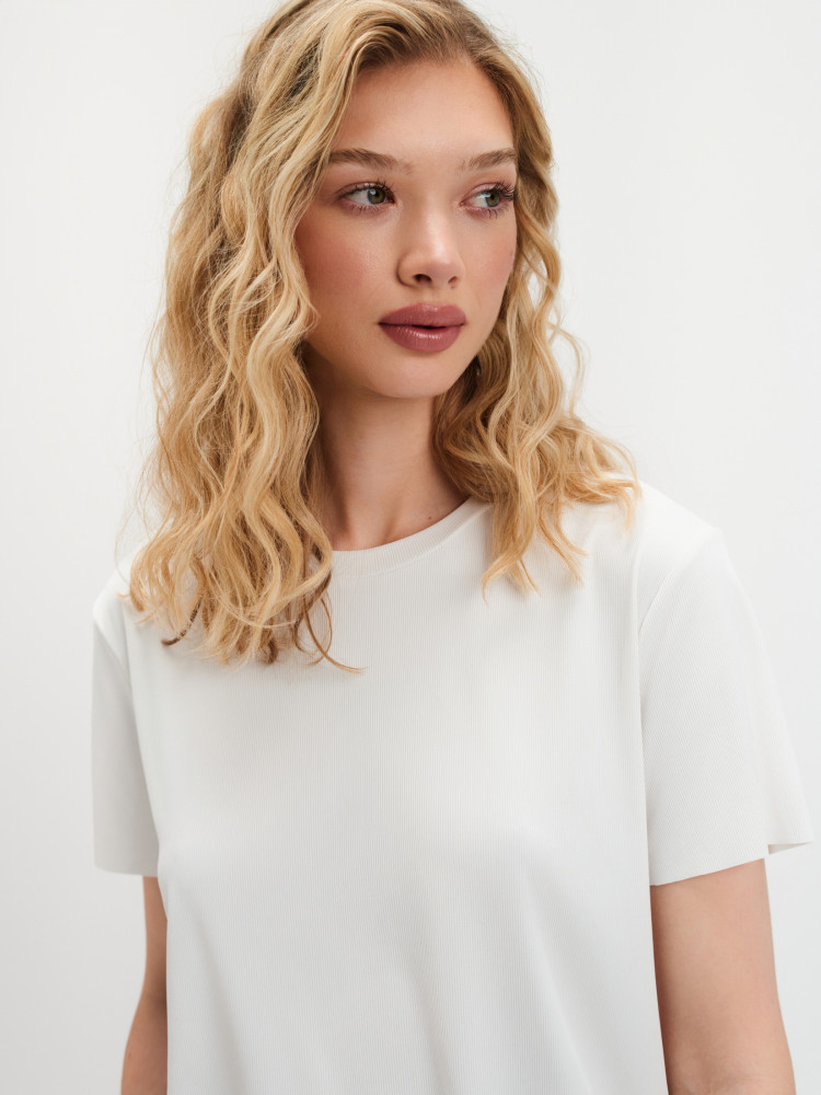 Biały t-shirt w prążek 