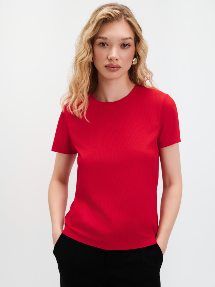 T-shirt w kolorze czerwonym 