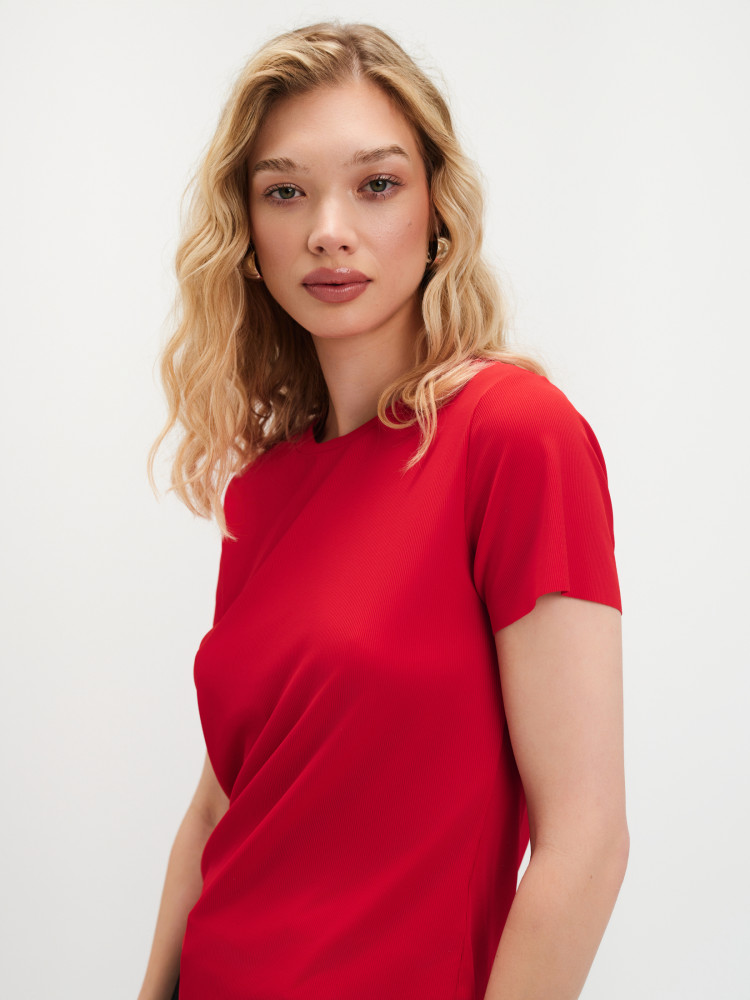 T-shirt w kolorze czerwonym 