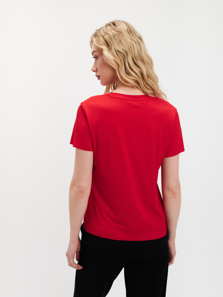 T-shirt w kolorze czerwonym 
