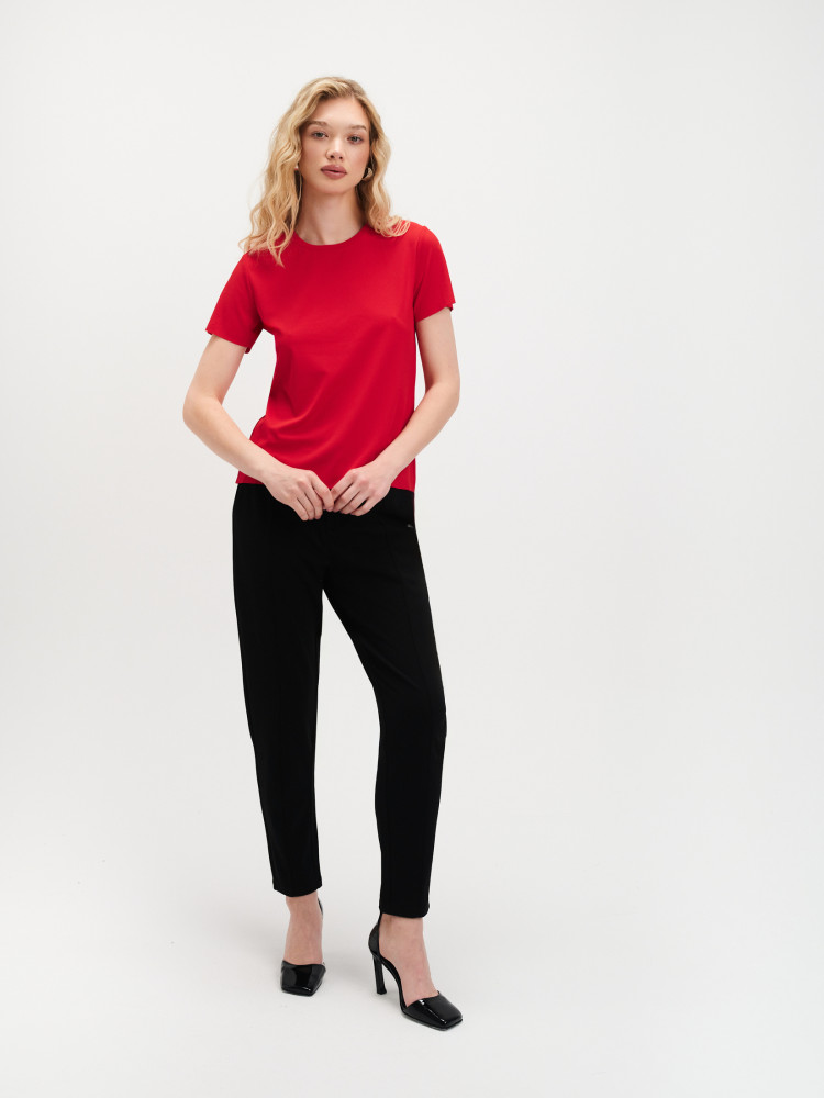 T-shirt w kolorze czerwonym 