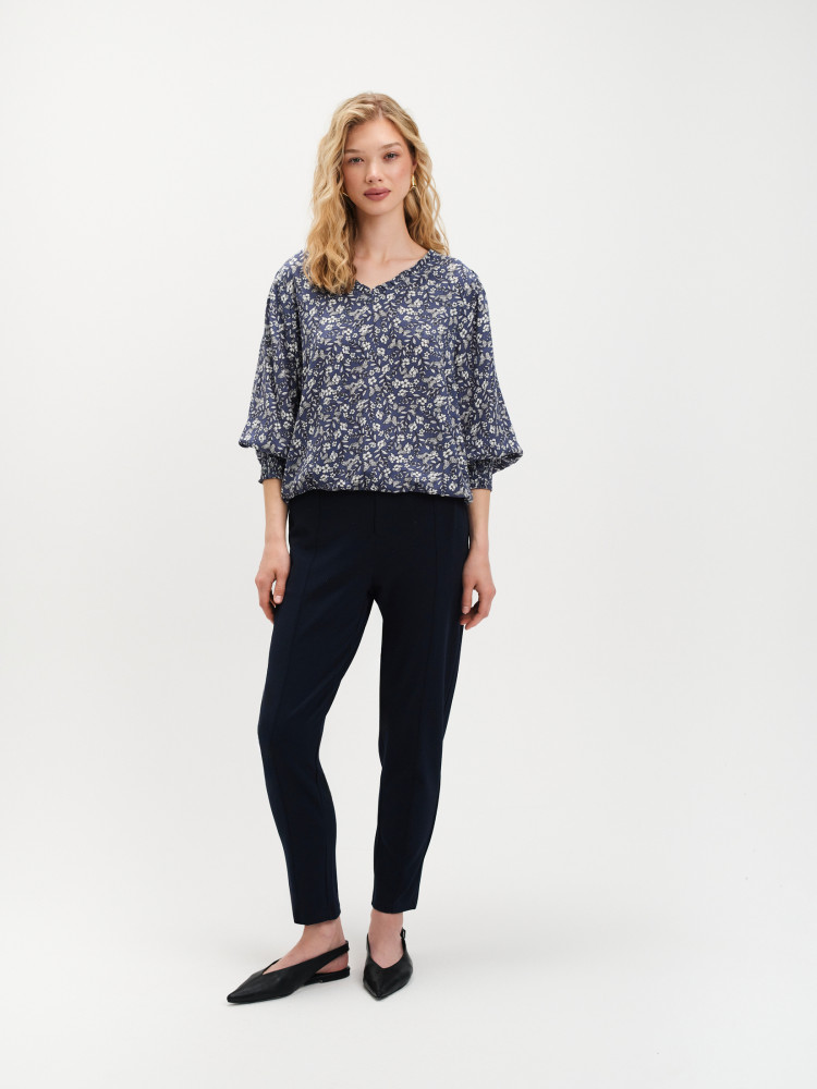 Bluzka z rękawem 3/4 w drobne kwiaty 