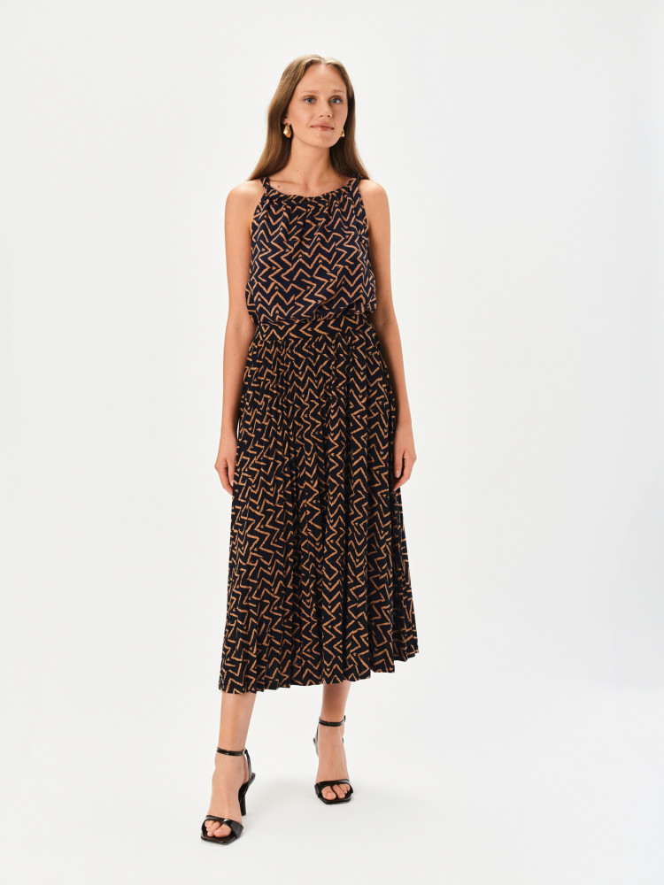 Wzorzysta bluzka z dekoltem halter 