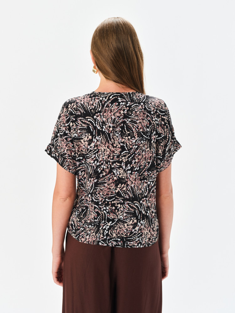 Bluzka z efektownym printem 