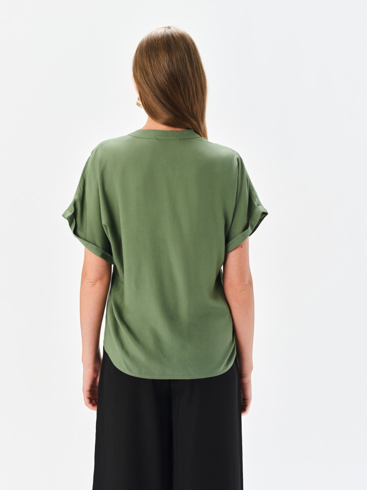 Bluzka z kieszeniami w kolorze oliwkowym 