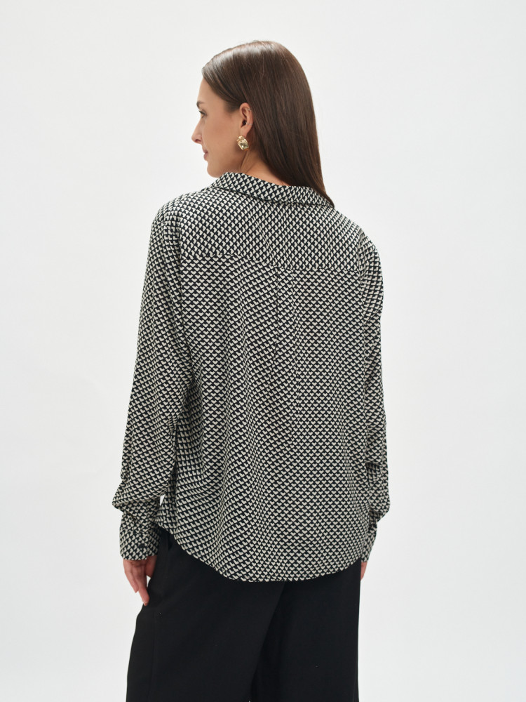 Koszula w geometryczny wzór 
