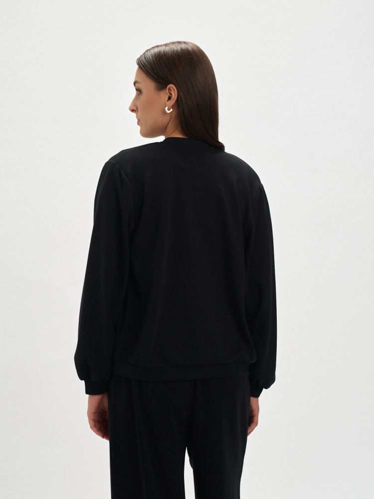 Czarna bluza o kroju bomber 