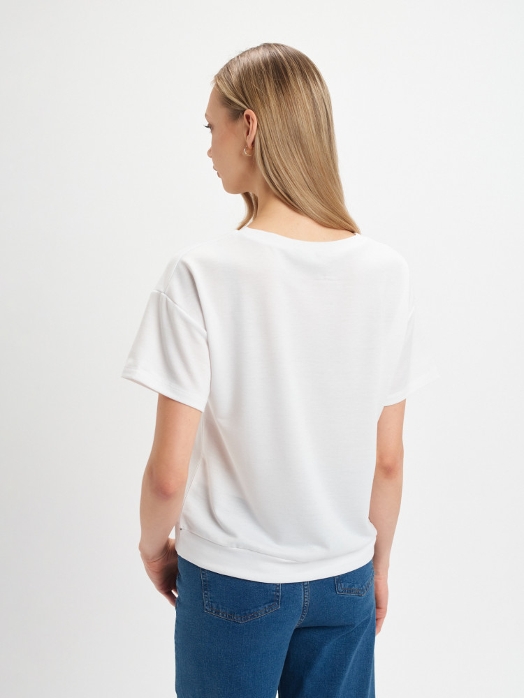 Biała bluza ze ściągaczem 