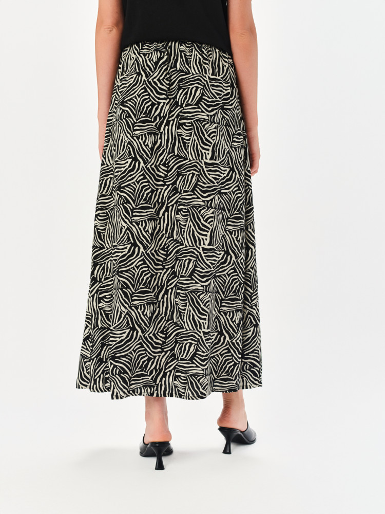 Zwiewna spódnica z wzorem 