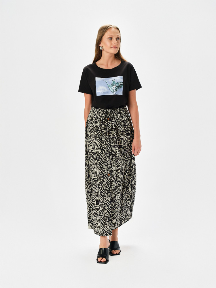 Zwiewna spódnica z wzorem 