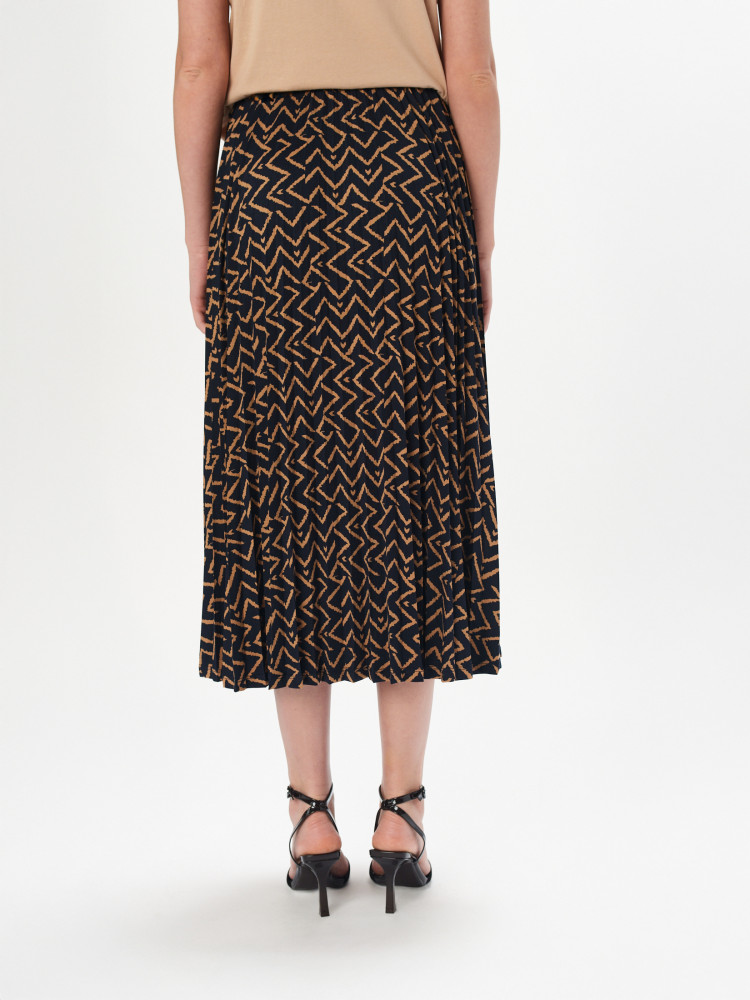 Rozkloszowana spódnica z wzorem 