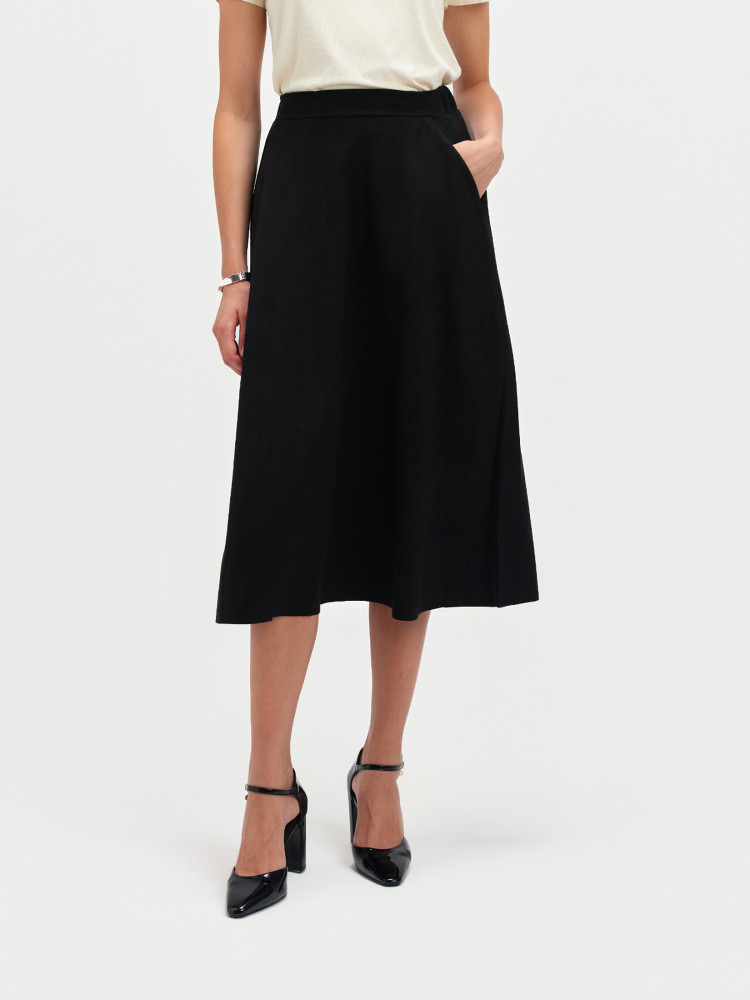 Trapezowa czarna spódnica 