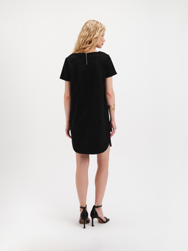 Czarna mini sukienka z imitacji zamszu 