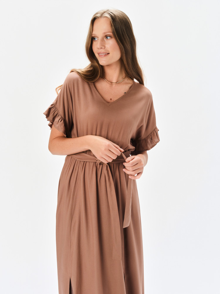 Długa jasnobrązowa sukienka 