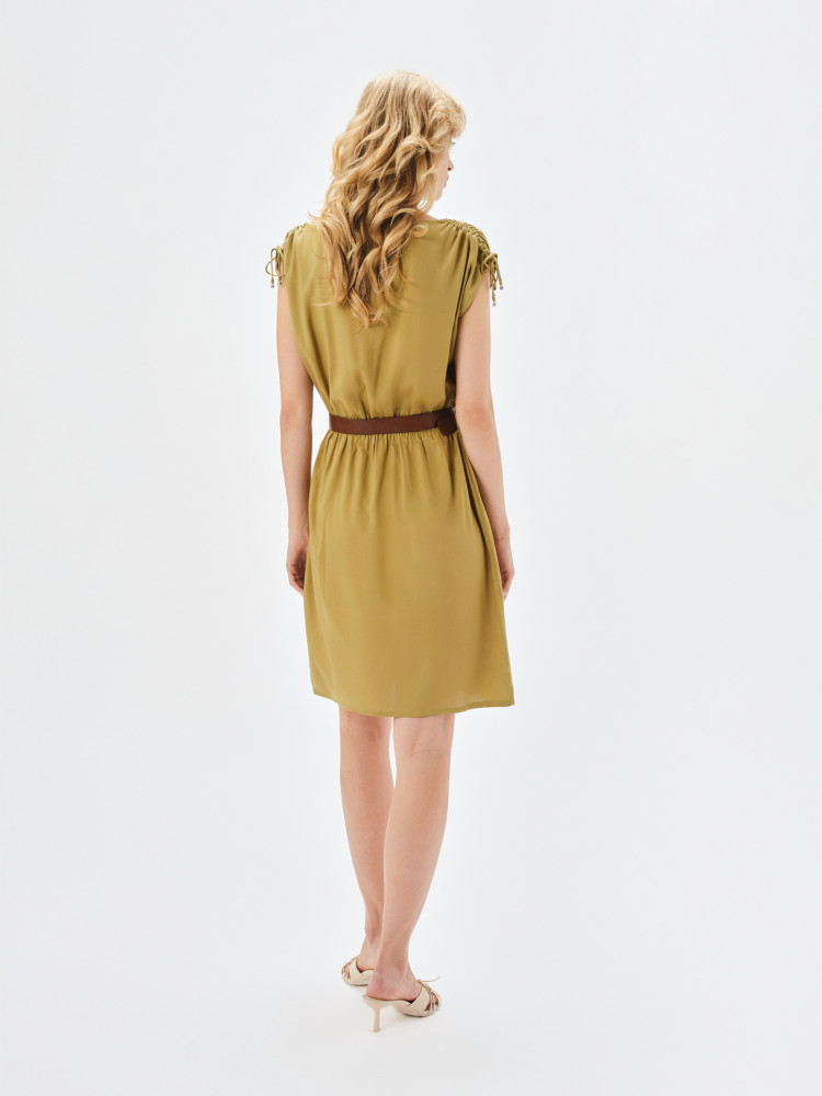 Mini sukienka z paskiem 