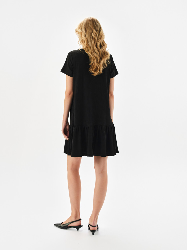 Czarna mini sukienka 