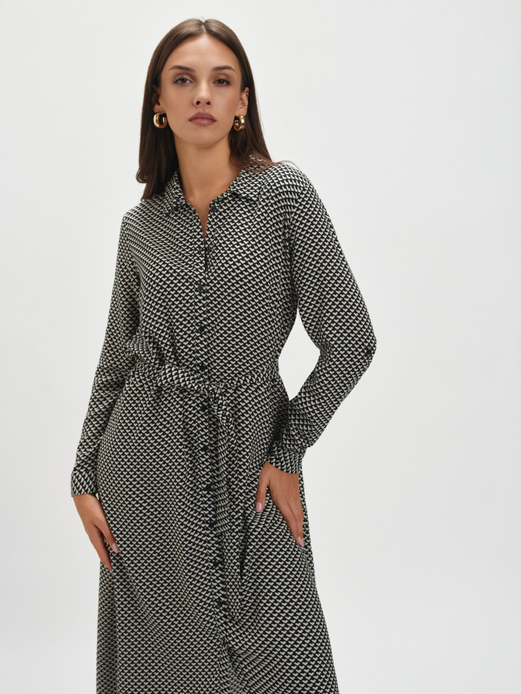 Szmizjerka z czarno-białym wzorem 