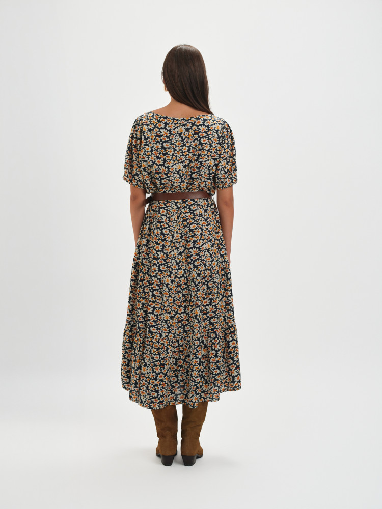 Sukienka w żółte kwiaty 