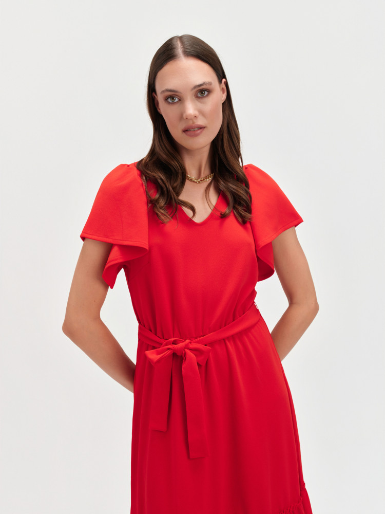 Czerwona midi sukienka z wiązaniem w talii 
