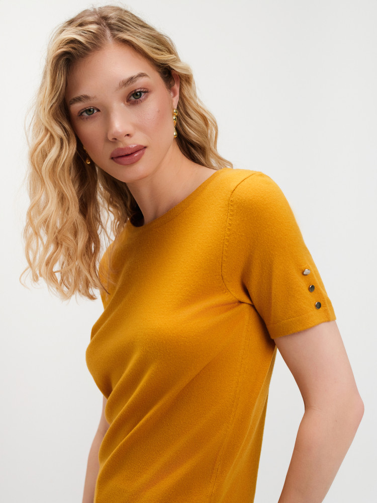 Żółty sweter basic z krótkim rękawem 