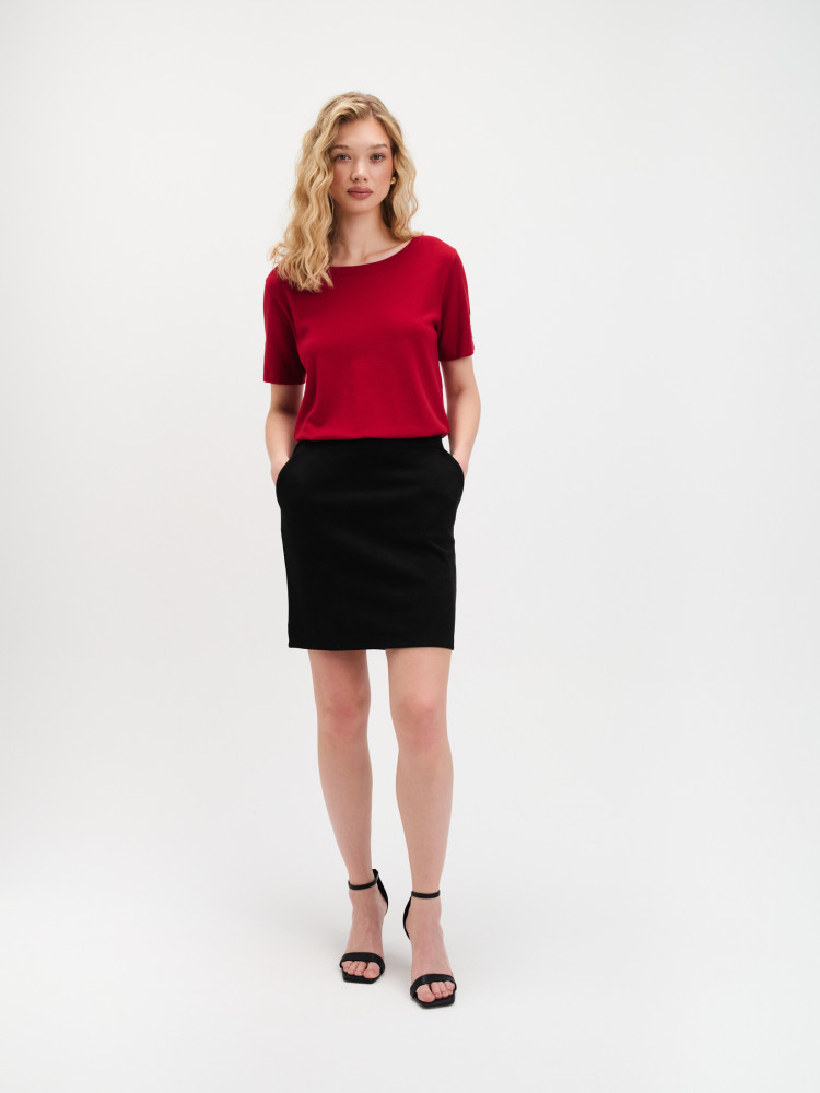 Czerwony sweter basic z krótkim rękawem 