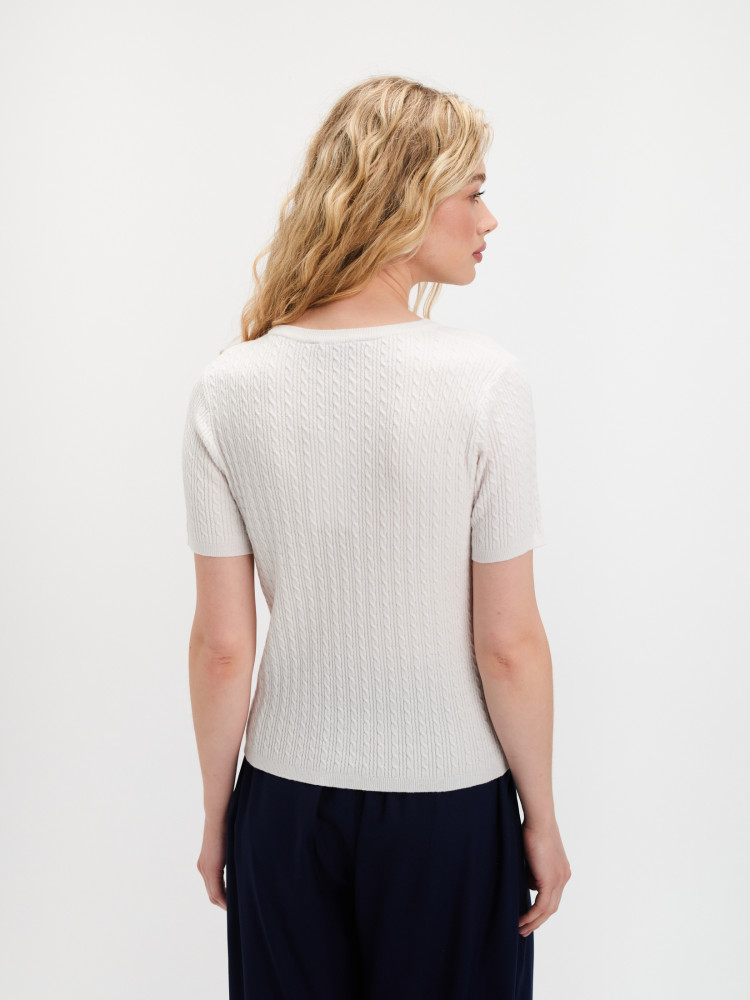 Biały sweter z fakturą z krótkim rękawem 